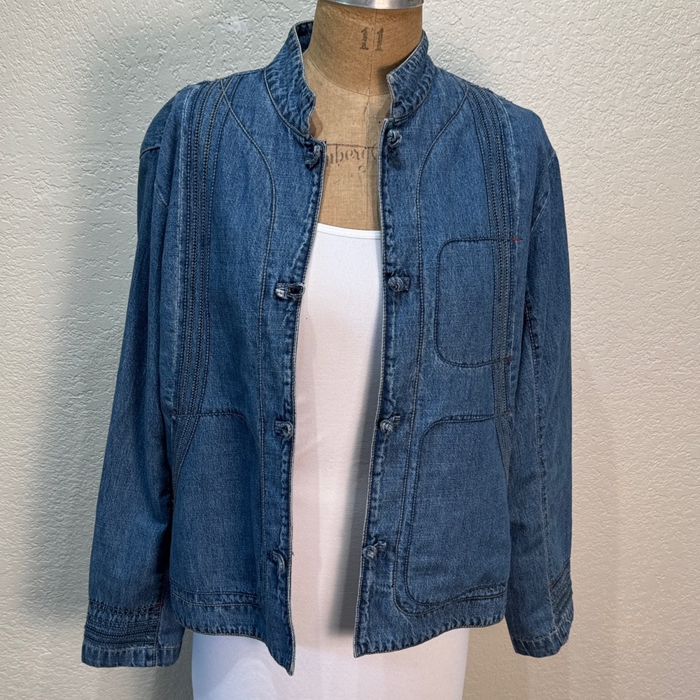 Chico's Women's Size‎ Medium 8/10 Denim Blue Jean Red Interior Jacket